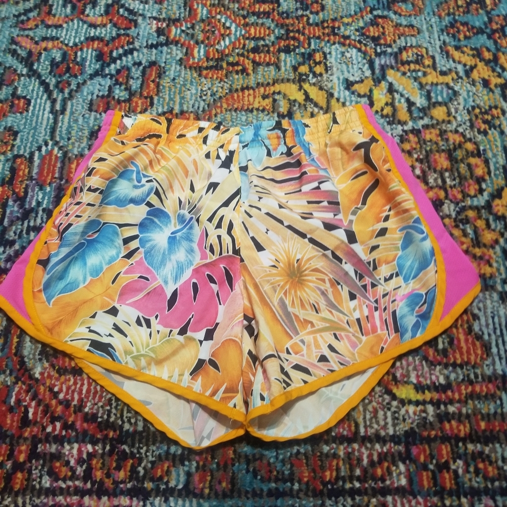 💘 Nike Girls Tropical Dri Fit Running Shorts